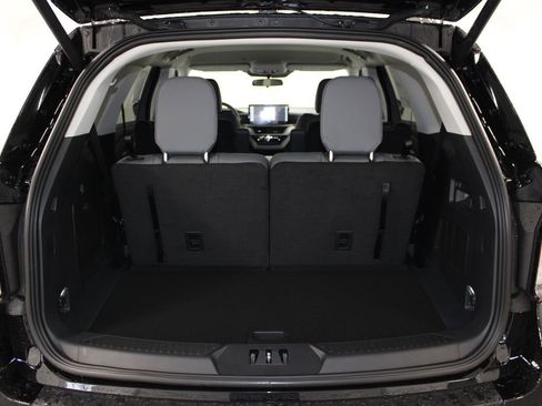 New 2026 Ford Explorer Active w/ Active Comfort Package image 15