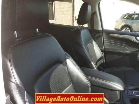 Used 2022 Ford Escape SEL image 38
