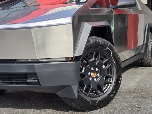 Used 2024 Tesla Cybertruck AWD Crew Cab image 4