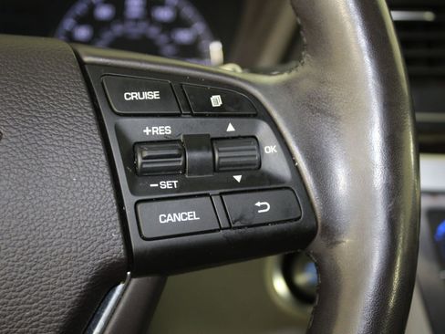 Used 2015 Hyundai Genesis 3.8 image 28