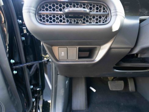 New 2026 Honda HR-V LX image 11