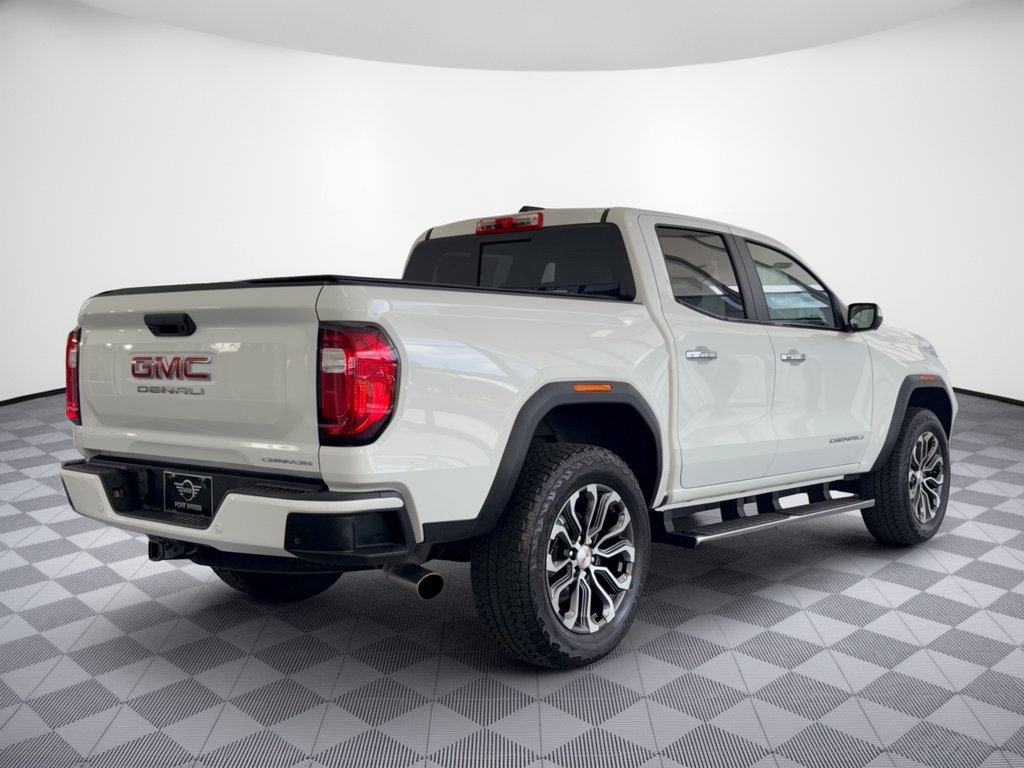 Used 2025 GMC Canyon Denali AWD/4WD image 9