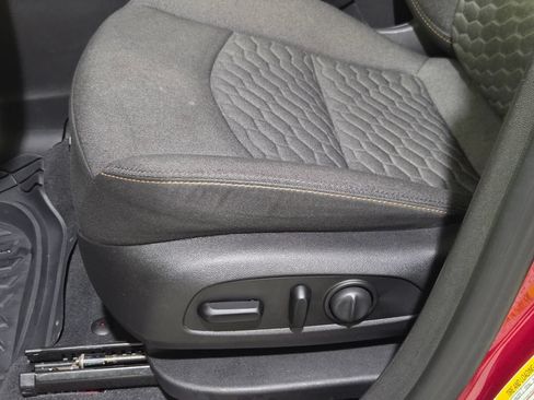 Used 2019 Chevrolet Equinox LT FWD image 16