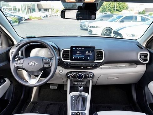 Used 2026 Hyundai Venue SEL FWD image 19