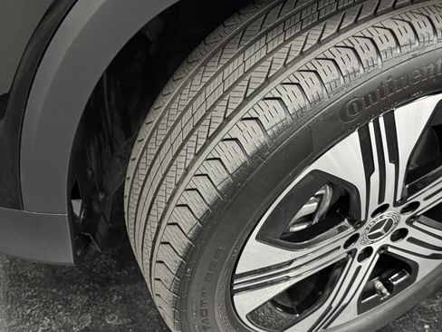 Certified 2024 Mercedes-Benz EQB 300 4MATIC image 18