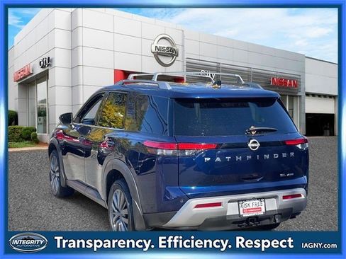 Certified 2025 Nissan Pathfinder SL w/ SL Premium Package image 8