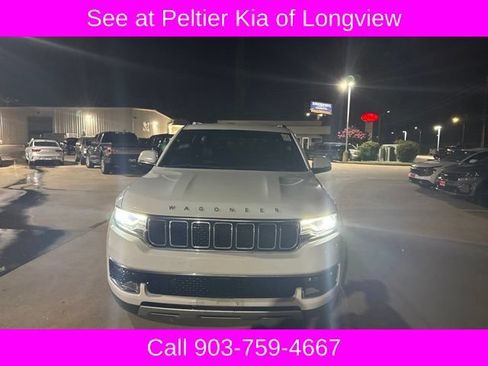 Used 2022 Jeep Wagoneer Series II RWD image 2