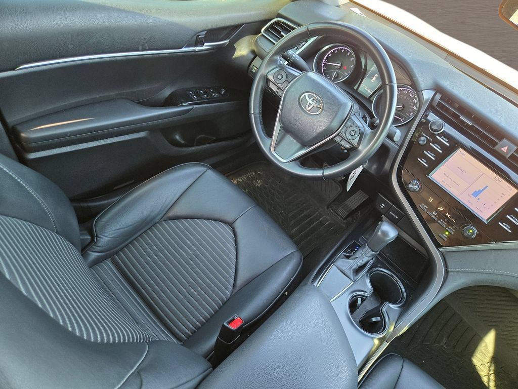 Used 2019 Toyota Camry SE FWD image 16