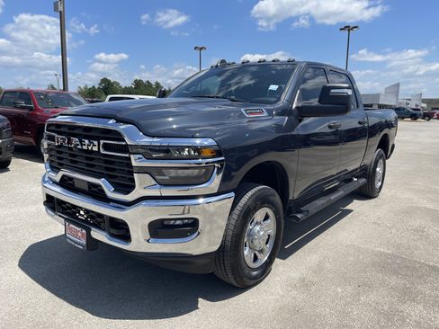 Used 2026 RAM 2500 Tradesman AWD/4WD image 8