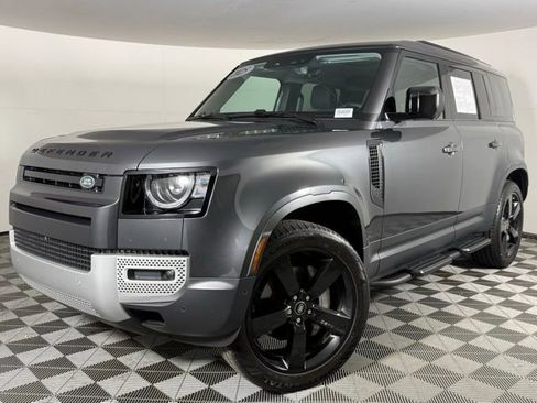 Used 2025 Land Rover Defender 110 S image 1