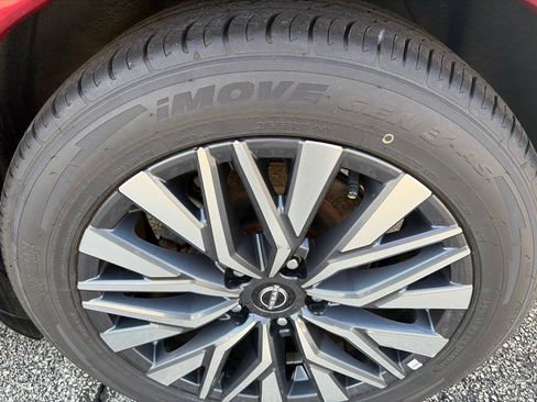 Used 2025 Nissan Altima 2.5 SV FWD image 31