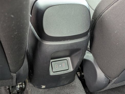 Certified 2025 Hyundai Elantra Sport image 18