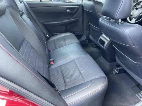 Used 2015 Toyota Camry SE FWD image 23