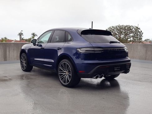 Certified 2025 Porsche Macan image 3