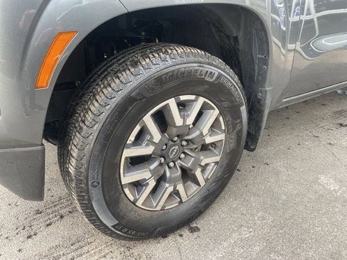 Used 2024 Nissan Frontier SL image 6