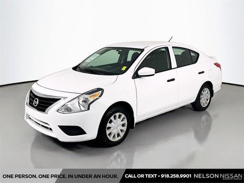 Used 2017 Nissan Versa S Plus FWD image 1