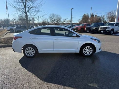 Used 2018 Hyundai Accent SE image 3