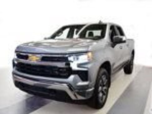 Used 2023 Chevrolet Silverado 1500 LT AWD/4WD image 2