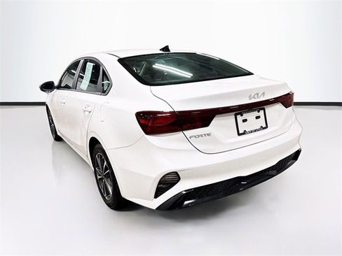 Used 2024 Kia Forte LXS w/ LXS Technology Package image 5