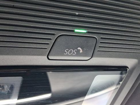 Used 2024 Volkswagen Atlas Cross Sport SE AWD/4WD image 25