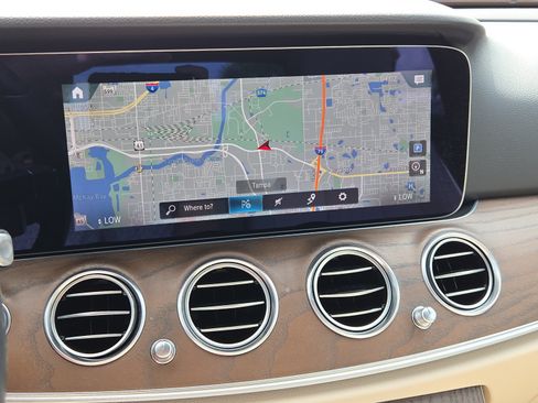 Used 2023 Mercedes-Benz E 350 Sedan image 25
