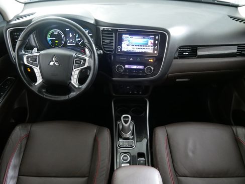 Used 2018 Mitsubishi Outlander GT image 10