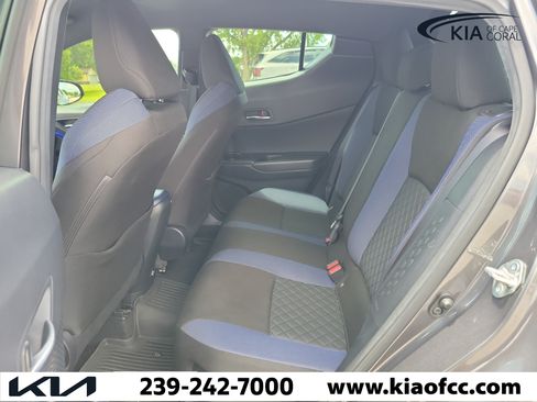 Used 2020 Toyota C-HR XLE FWD image 12