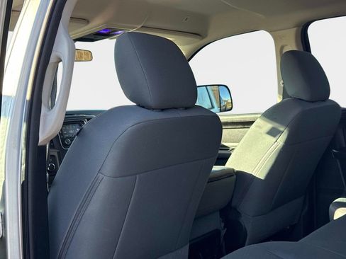 Used 2017 RAM 2500 Tradesman w/ Chrome Appearance Group image 13