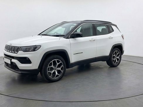 Used 2025 Jeep Compass Limited AWD/4WD image 3