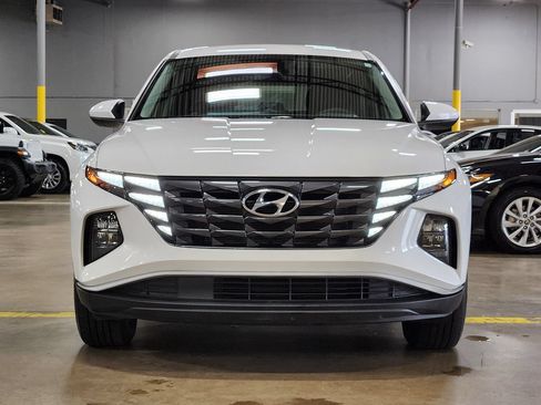 Used 2023 Hyundai Tucson SE FWD image 2