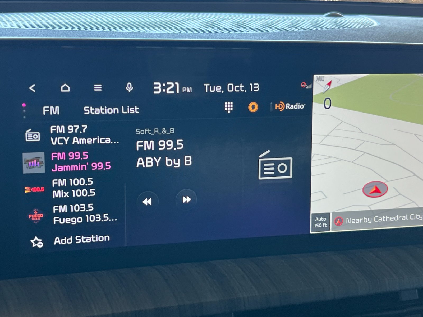 Used 2024 Kia Telluride EX w/ EX Captain's Chair Package FWD image 18