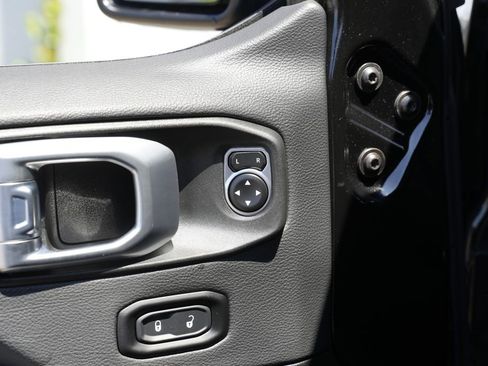 Used 2024 Jeep Wrangler Unlimited Sahara w/ Technology Group AWD/4WD image 22