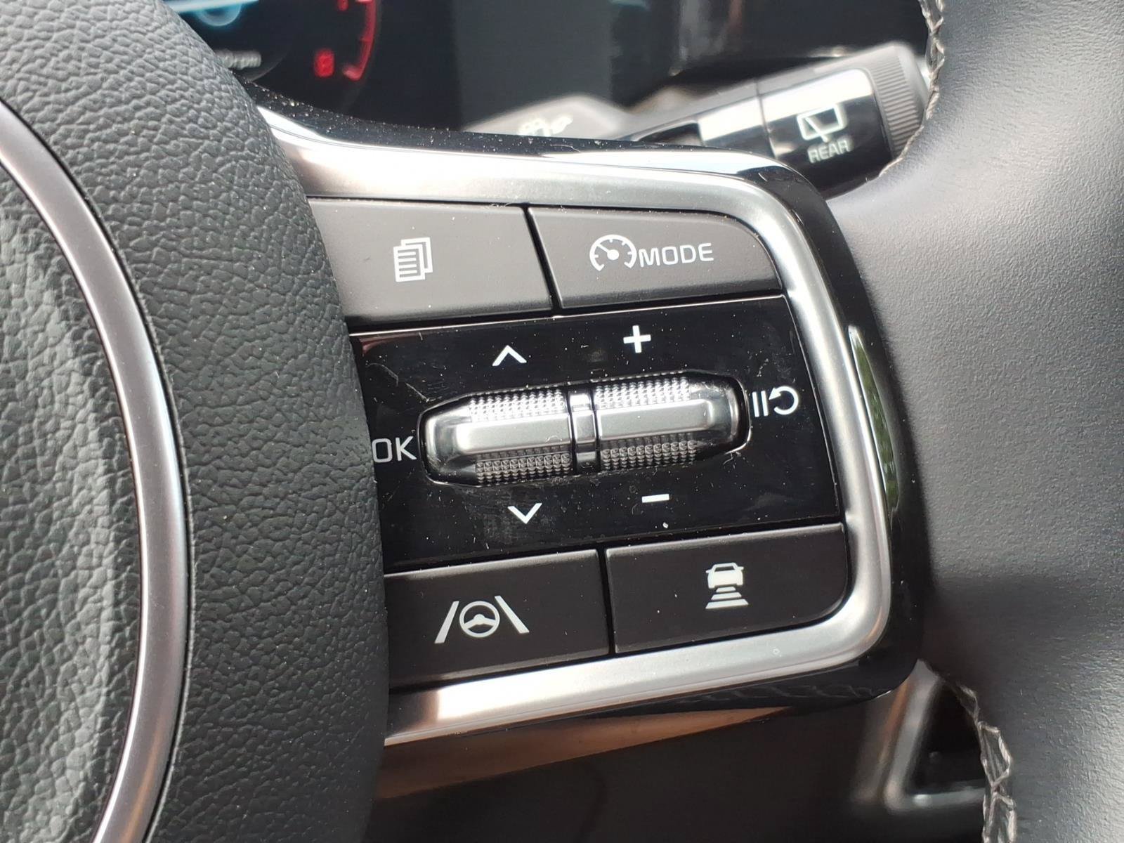 Used 2023 Kia Sorento SX AWD/4WD image 16