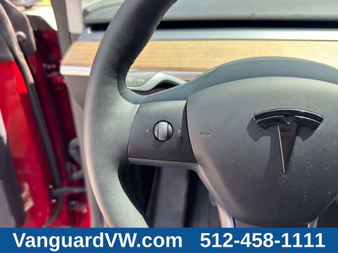 Used 2025 Tesla Model Y Long Range RWD image 22