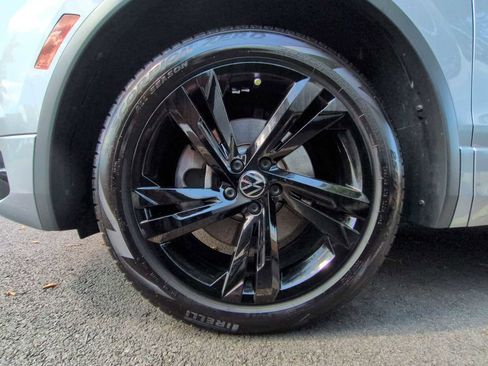 Used 2023 Volkswagen Tiguan SE R-Line image 13