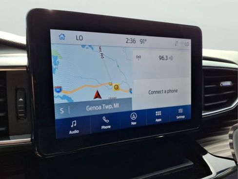 Used 2023 Ford Explorer Limited w/ Equipment Group 301A AWD/4WD image 15
