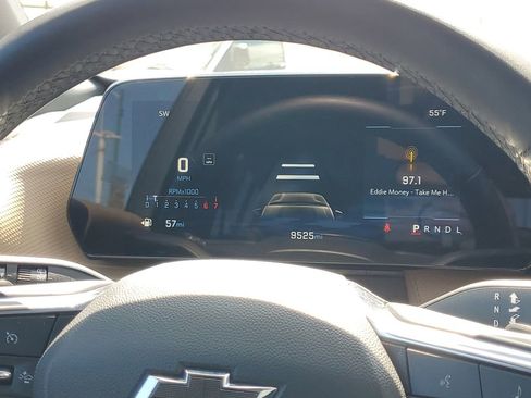 Certified 2025 Chevrolet Equinox ACTIV w/ Convenience Package III FWD image 30