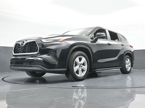 Used 2023 Toyota Highlander L image 50