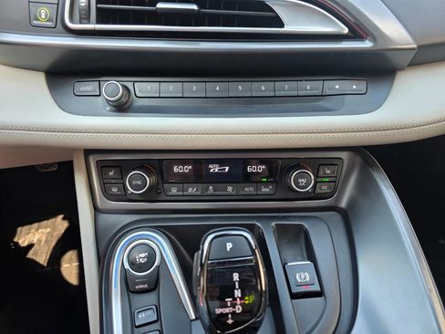 Used 2015 BMW i8 image 25