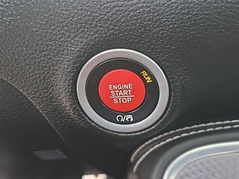 Used 2018 Dodge Challenger SRT Hellcat image 23