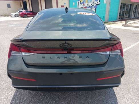 Used 2024 Hyundai Elantra SEL FWD image 4
