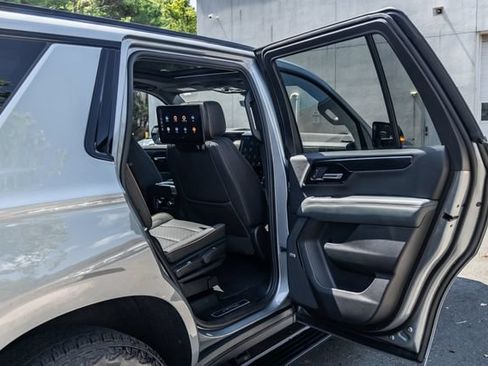 Used 2026 GMC Yukon AT4 w/ AT4 Premium Plus Package AWD/4WD image 17