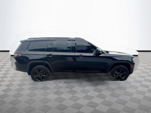 Used 2023 Jeep Grand Cherokee L Laredo RWD image 5