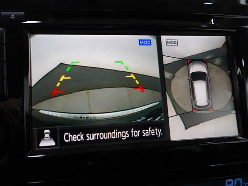 Used 2018 Nissan Rogue SV w/ Sun & Sound Touring Package image 30