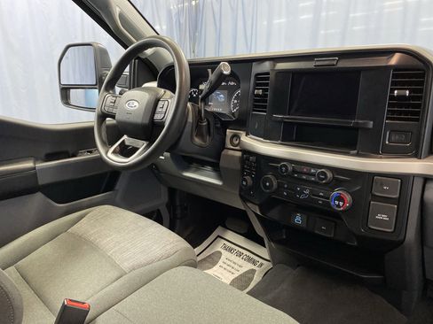 Used 2025 Ford F250 XLT w/ Snow Plow Prep Package image 42