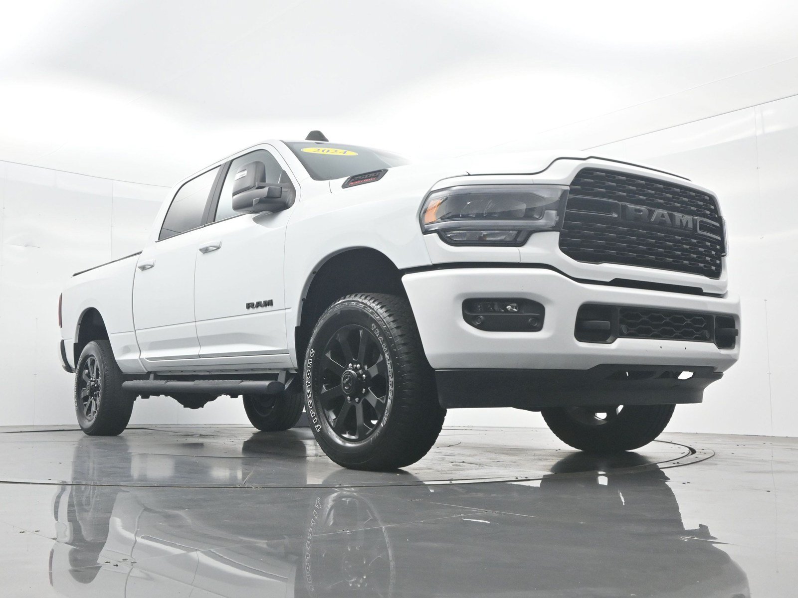 Used 2024 RAM 2500 Big Horn w/ Night Edition AWD/4WD image 34