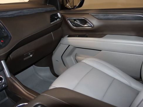 Used 2023 GMC Yukon XL SLT w/ SLT Premium Package AWD/4WD image 62