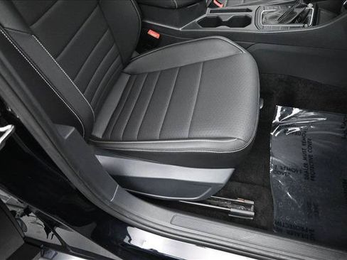 Used 2024 Volkswagen Jetta SE FWD image 30