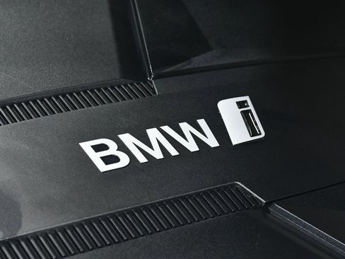 Used 2024 BMW i7 xDrive60 image 79