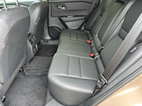 New 2025 Nissan Rogue SV w/ SV Premium Package FWD image 19